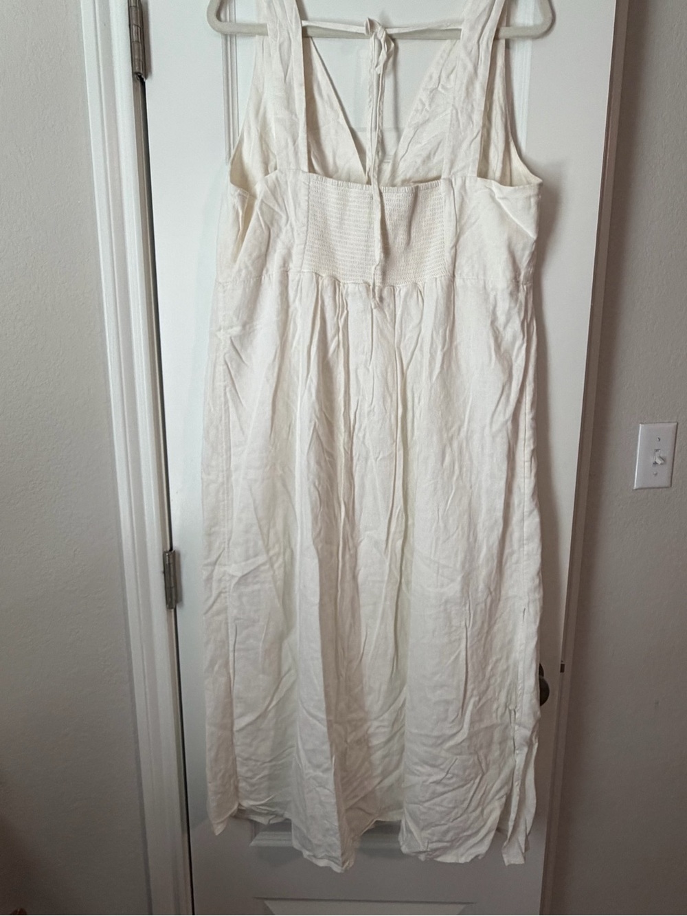 Old Navy Linen Blend White V-Neck Midi Dress - Picture 5 of 9